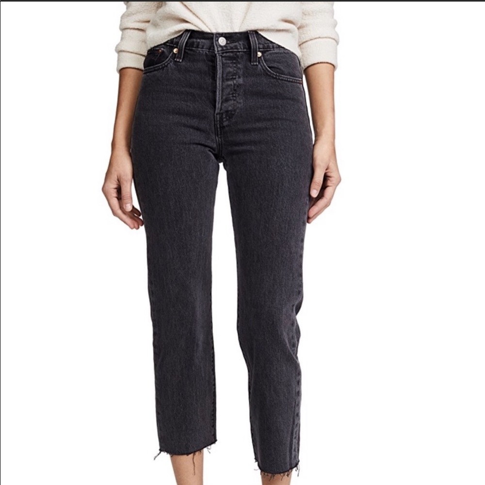 Levi’s black straight raw edge wedgie fit jean
